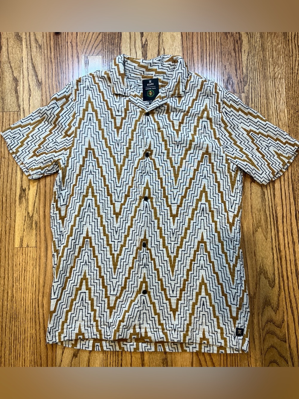 Roark Manawa Tapu Shirt Men M Button Up Māori Tribal Chevron Print Beige Grunge